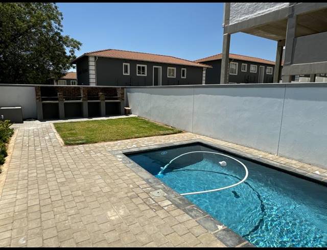 1 BEDROOM APARTMENT FOR SALE IN FERNDALE